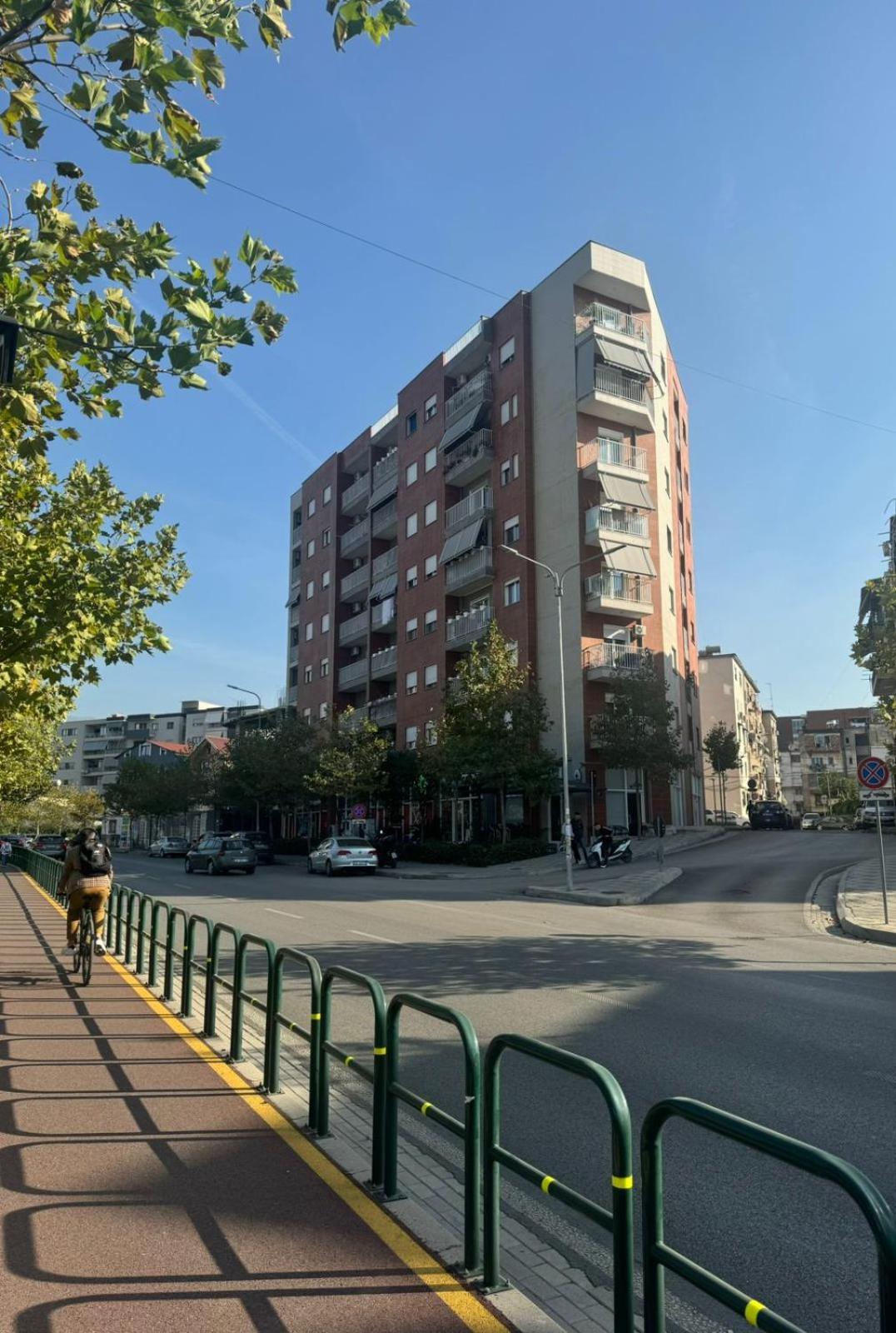 Apartamente 地拉那 外观 照片